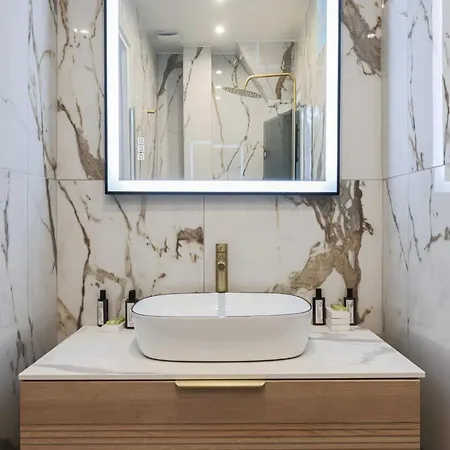 Apartment Parisian Elegance At Republique - Close Marais *