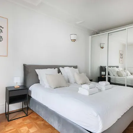 Apartment Parisian Elegance At Republique - Close Marais *